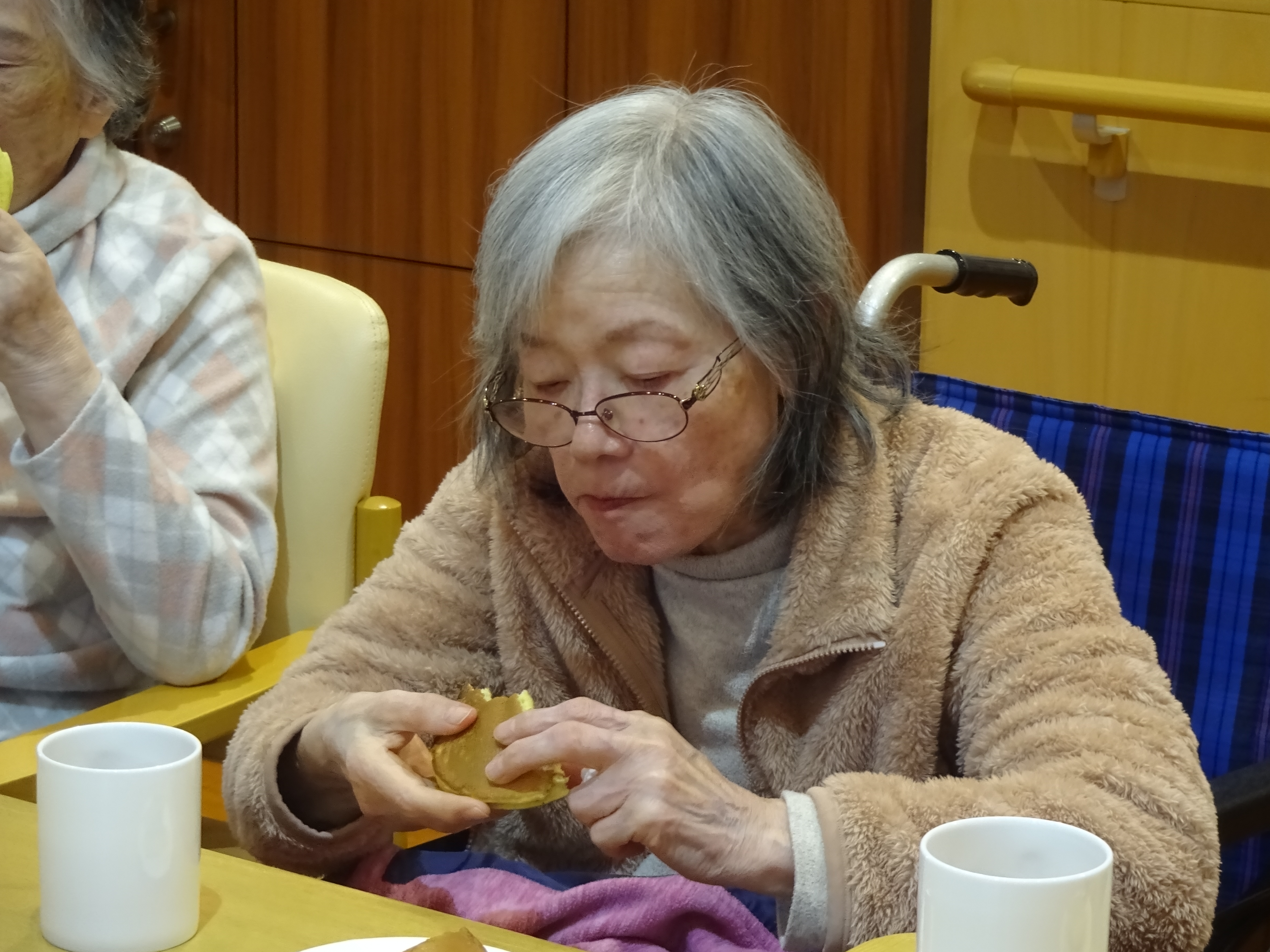 食べる事は元気のみなもと 手づくりどら焼き 社会福祉法人 敬愛会