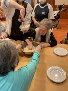 《浦和みやびの郷》☆鏡開きでお汁粉づくり☆